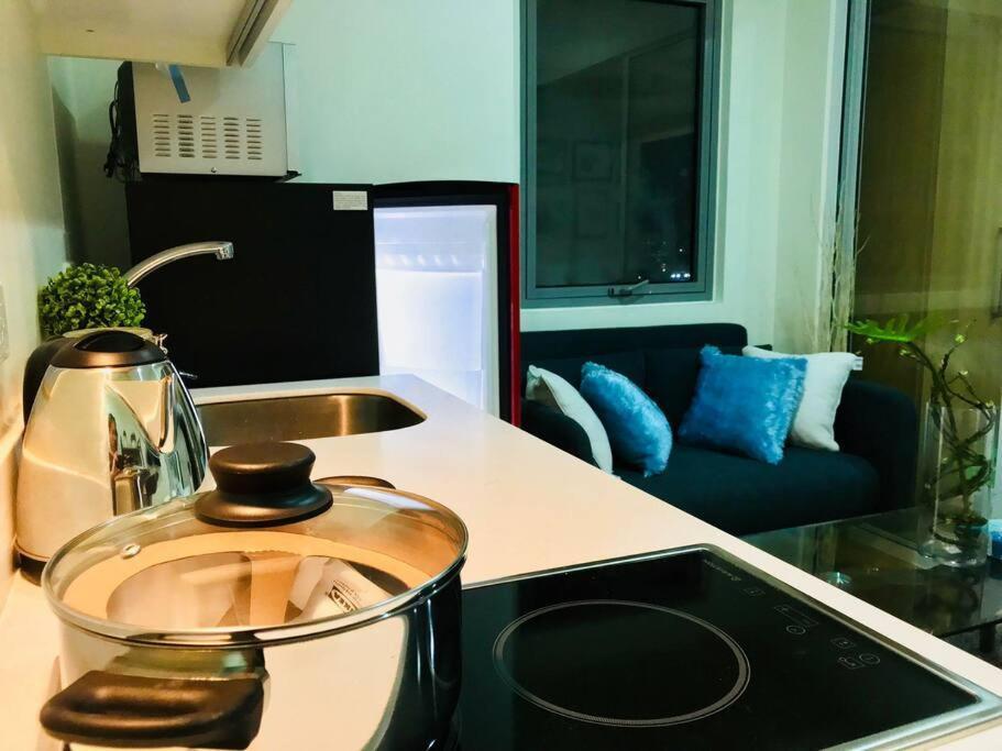 Acqua Private Residence Livingstone Tower Condo Unit With Free Wifi Manila Zewnętrze zdjęcie